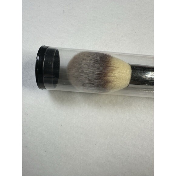 NEW IT Cosmetics Heavenly Luxe Wand Ball Powder‎ Brush No. 8! - Picture 3 of 5